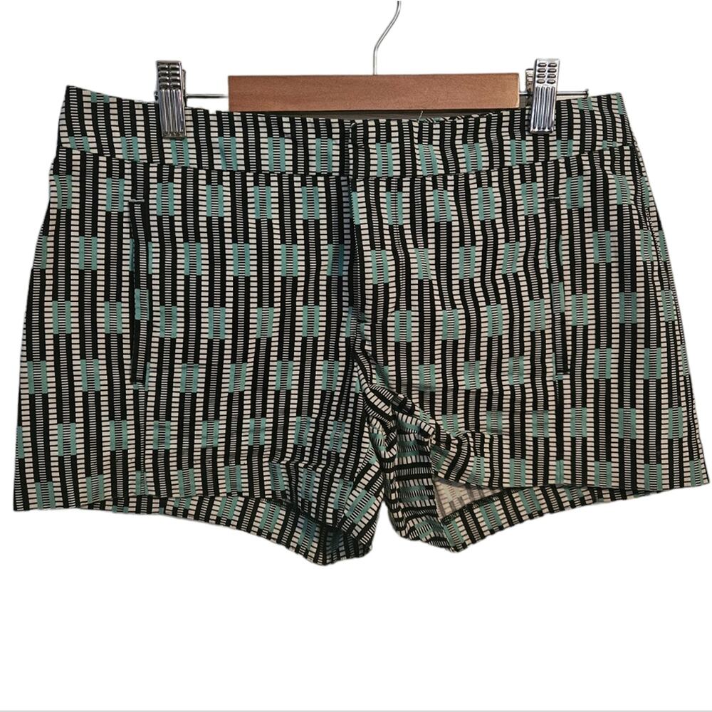 GAP woman's chino style shorts Navy blue and light blue size 2